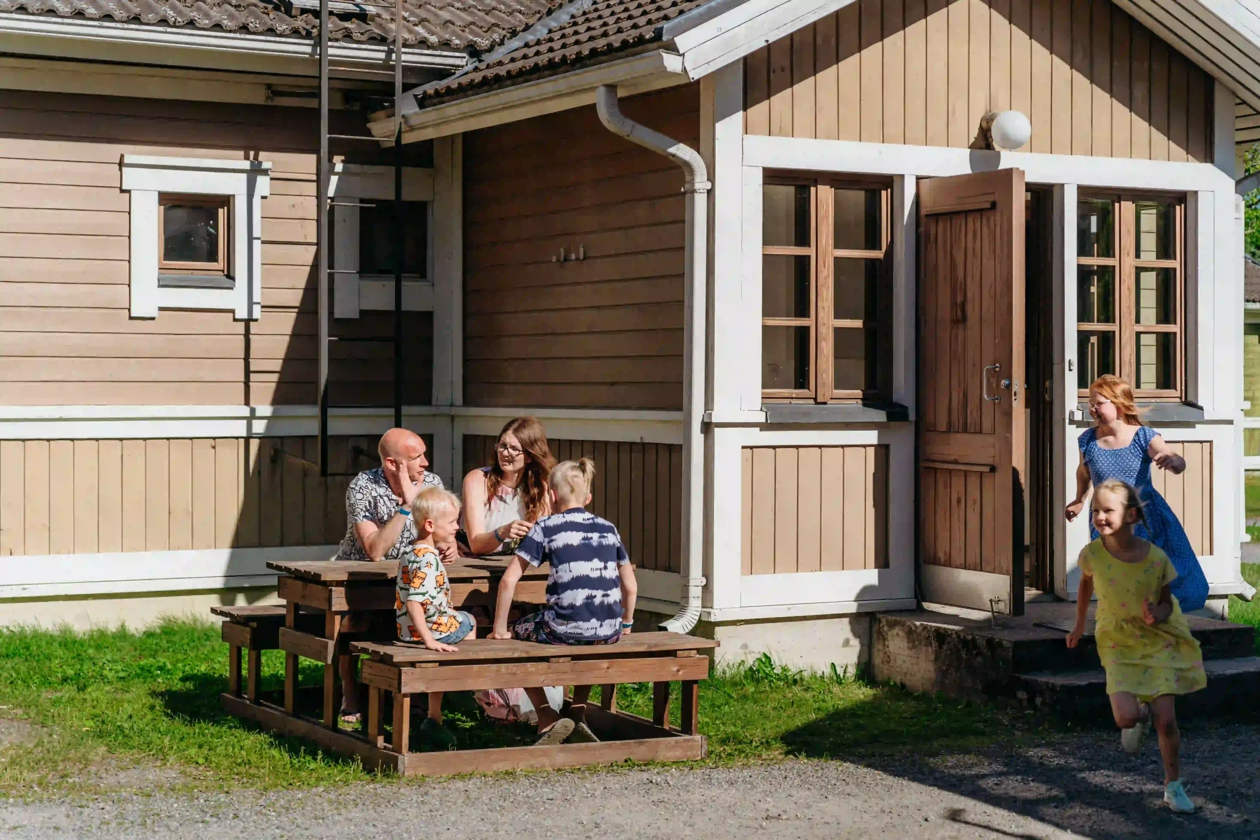 Lomakotitalot_tausta
