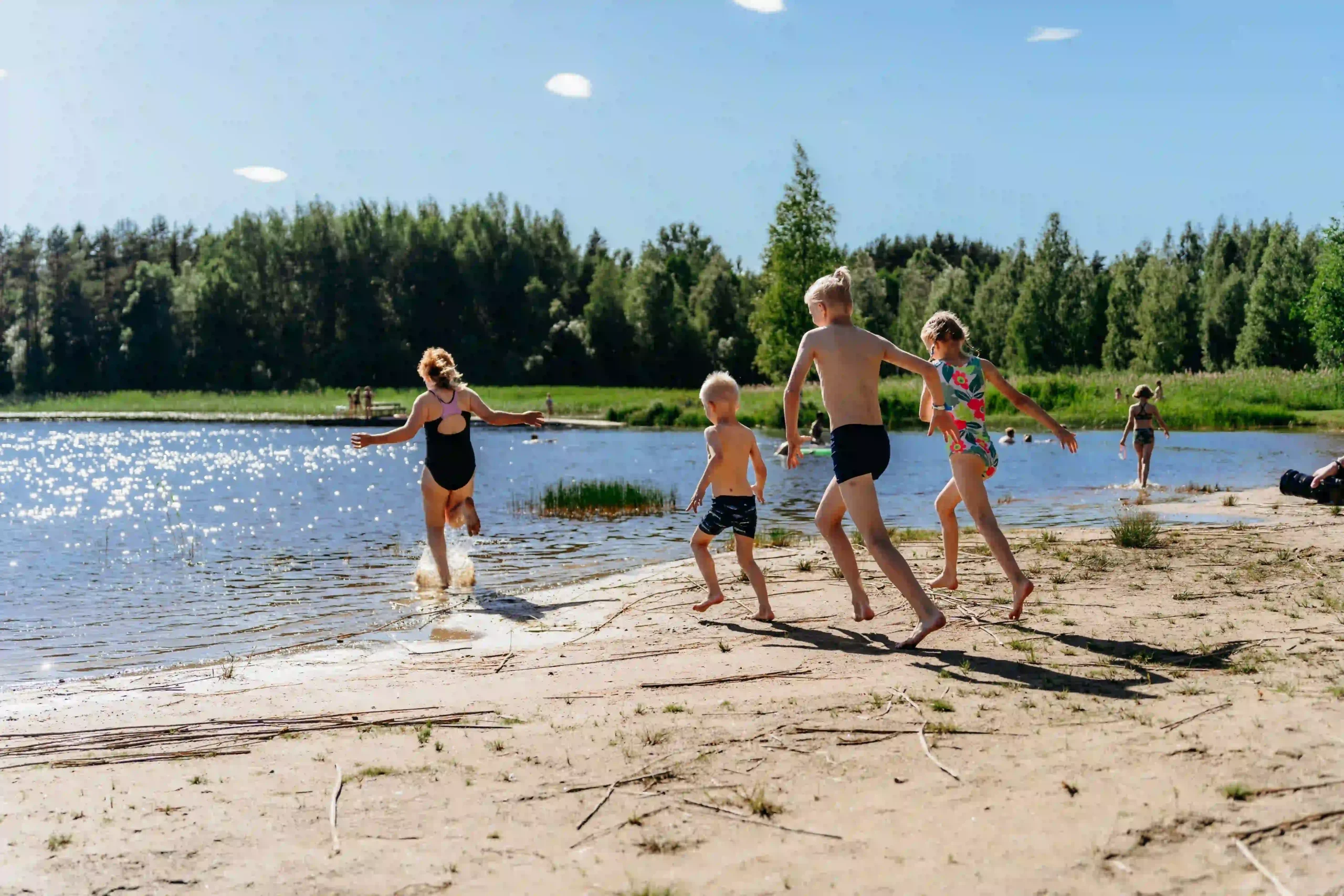https://www.visulahti.fi/wp-content/uploads/2025/03/Rantasaunan-ranta-scaled.webp