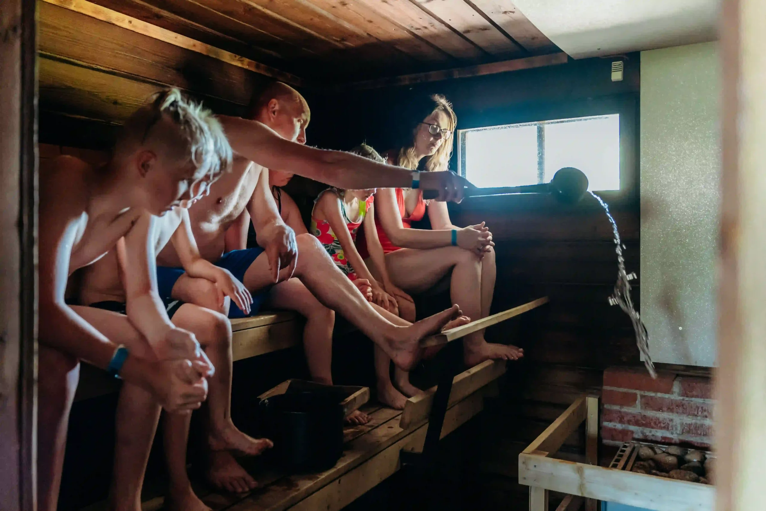 https://www.visulahti.fi/wp-content/uploads/2025/03/Rantasaunan-sauna-scaled.webp