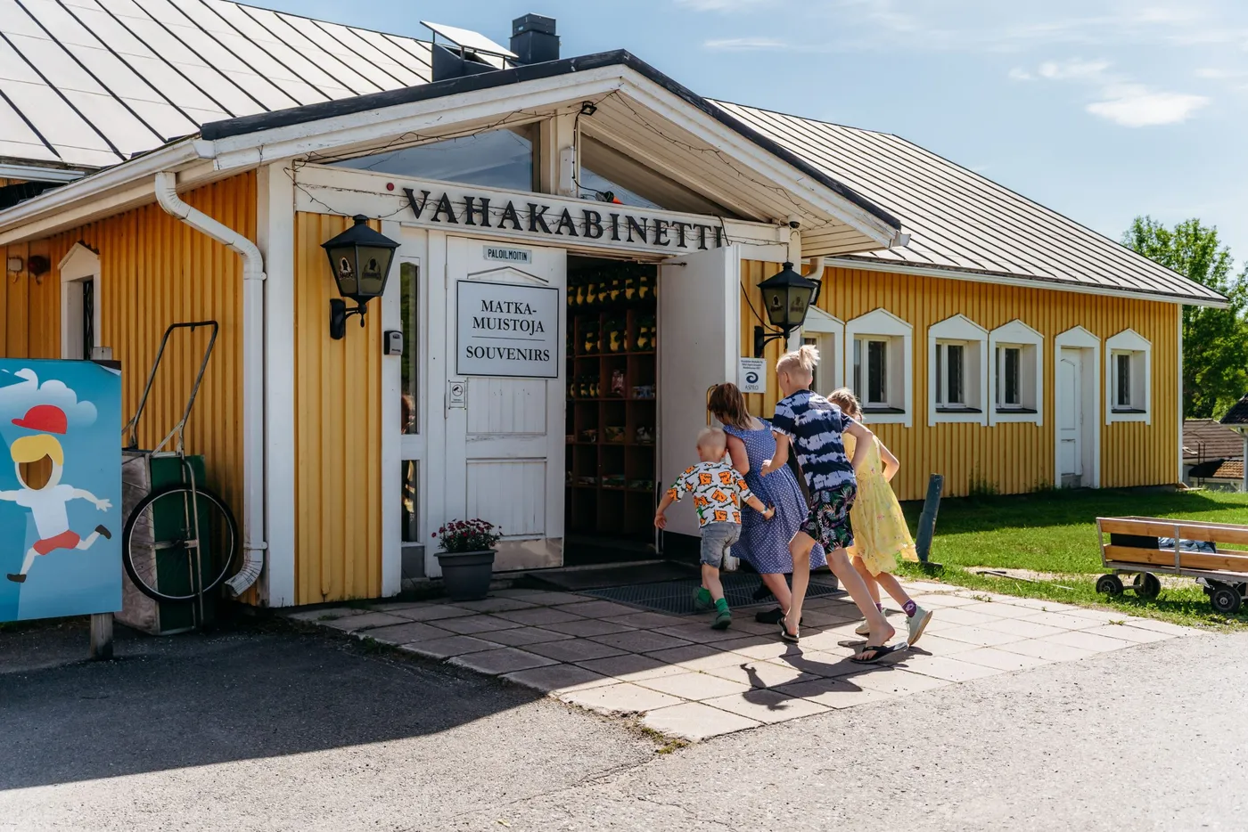 https://www.visulahti.fi/wp-content/uploads/2025/06/Vahakabinetti-scaled-w.webp